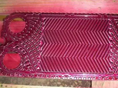 Pruebas por líquidos penetrantes en placas de transferencia de calor